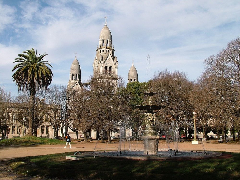 1024px-Plaza_Tandil.thumb.JPG.29d3a5a5a23d3e83b2278f74d40fa8d2.JPG