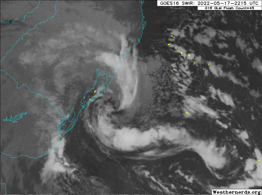 GOES16_1km_swir_202205172215_-37.00_-26.25_-57.00_-41.50_swir1_ltngge_hgwy_warn_weathernerds.thumb.png.a6aa4bc655daaa7a243291a0ea44e6ac.png